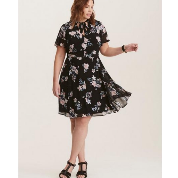 Torrid Multi-Color Floral Print Chiffon Skater Dress Size 14 - Picture 1 of 13